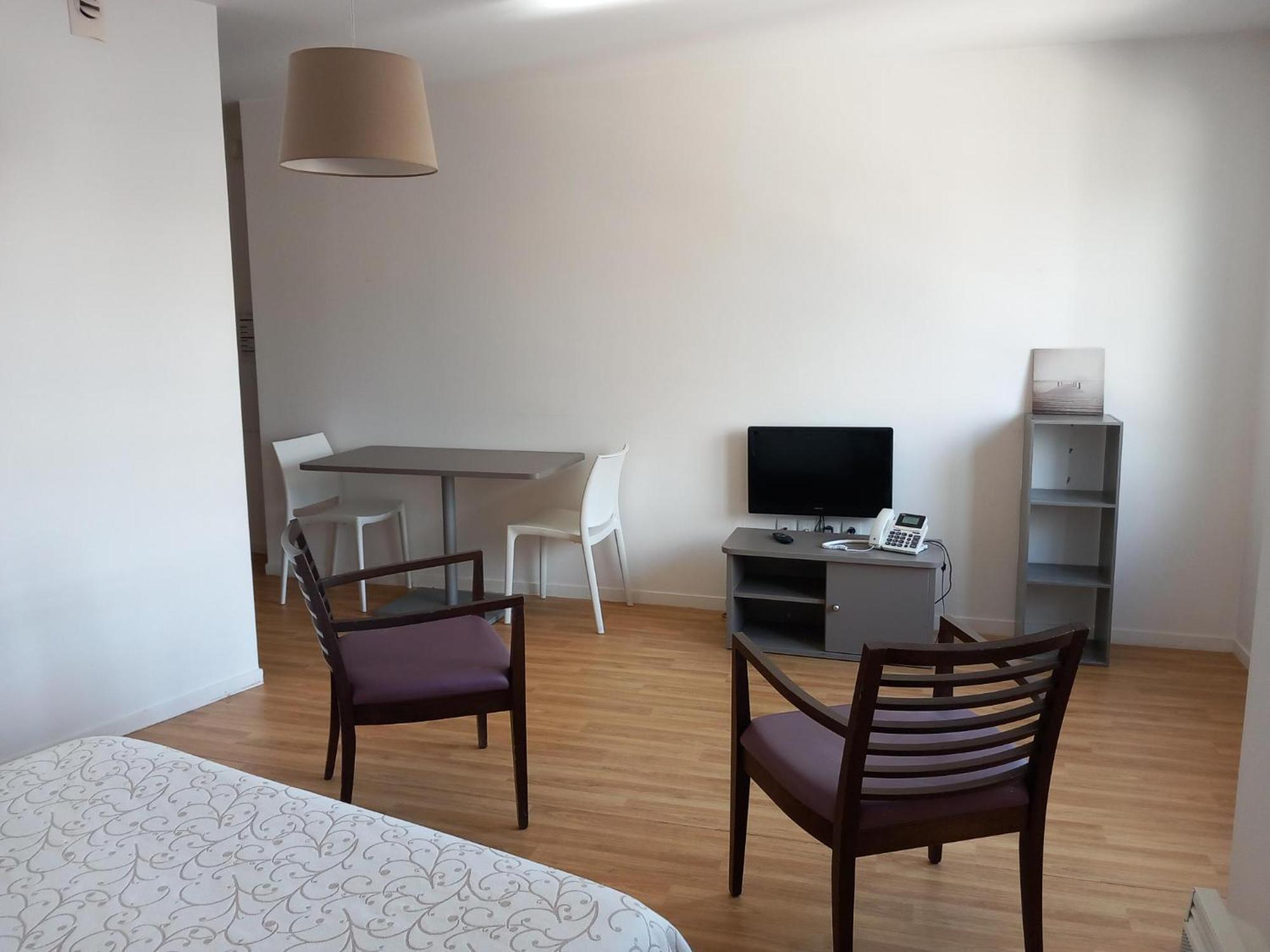 Residence Services Seniors Espace Et Vie Le Mans Bagian luar foto